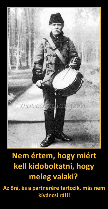 Nem értem, hogy miért kell kidoboltatni, hogy meleg valaki? 
 
Az őrá, és a partnerére tartozik, más nem kíváncsi rá!!!